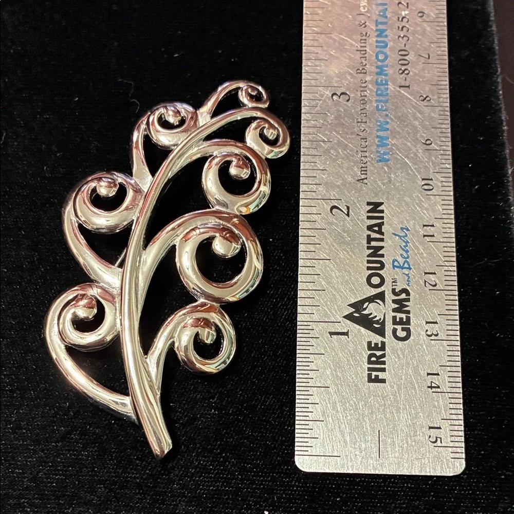 Vintage Silver Trifari Leaf feather Brooch